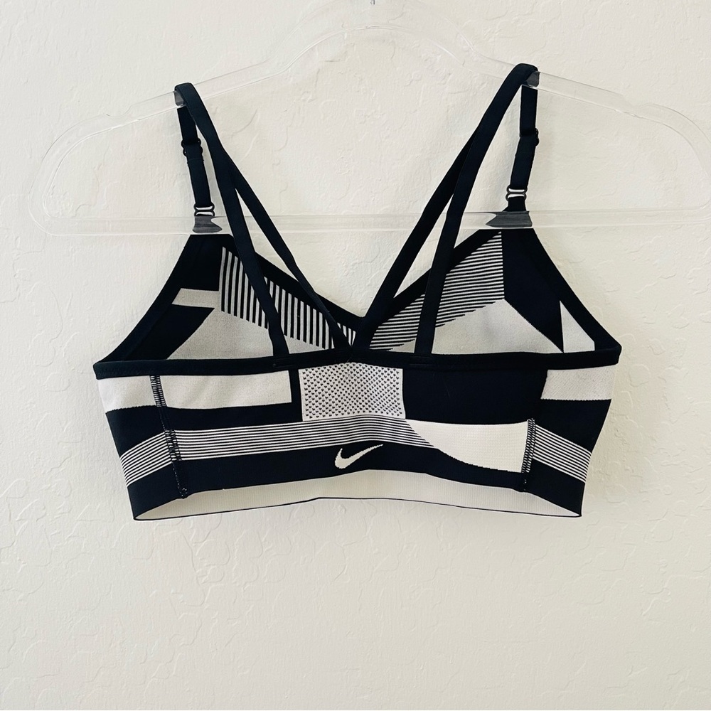 Nike |Women’s Nike Monochrome Sports Bra - Picture 2 of 4